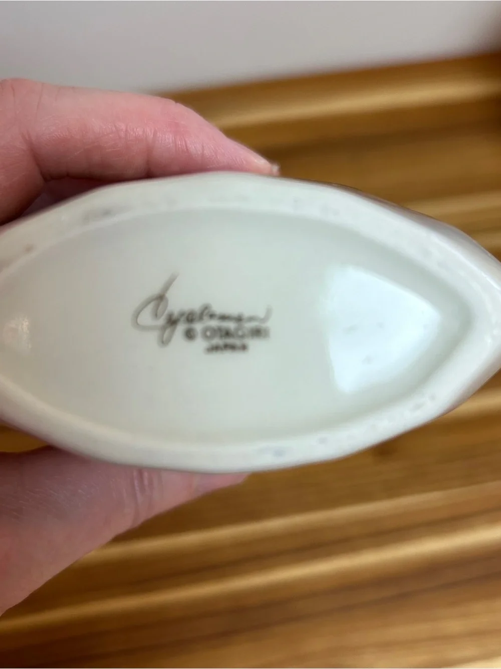 Vintage Otagiri Japan "Cyclamen Collection" Porcelain Vase - Picture 4 of 7